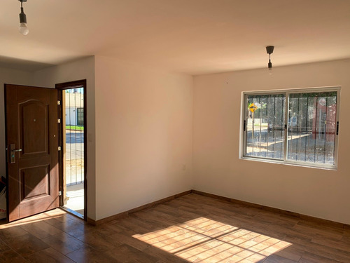Casa En P.h Alquiler 2 Dormitorios Unión Con Patio Sin G.c