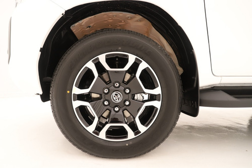 Imagen 19 de 25 de Toyota Hilux Srx 4x2 Dc 2.8 Tdi 6at D.r