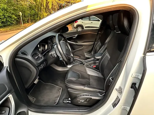 Volvo V40 2.0 T4 Drive-e R-design
