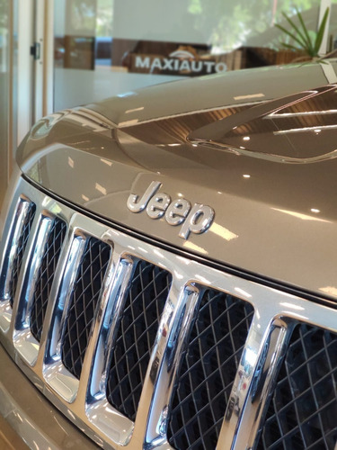 Imagen 12 de 14 de Jeep Grand Cherokee Overland