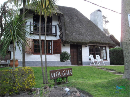 Se Alquila Casa De 4 Dormitorios En Pinares, Punta Del Este.