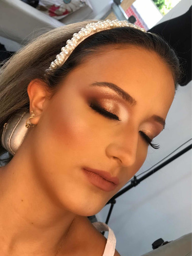 Imagem 2 de 3 de Maquiagem E Penteado Em Domicílio