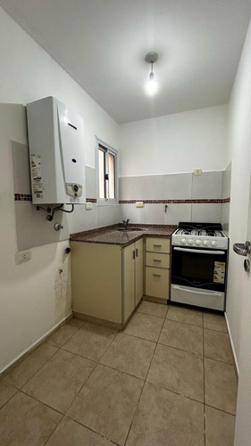 Departamento En B° Alberdi Un Dormitorio , Cocina Separada. Espacio Verde En Comun