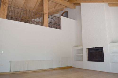 Casa En Venta Lo Barnechea De 5 Dorm. En Lo Barnechea