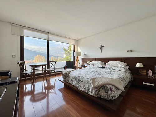 Con Vista, Condominio Y Cercana A Colegios En Los Trapenses