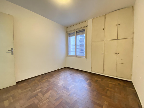 Departamento En El Centro En Venta De 1 Dormitorio Con Balcón Desocupado