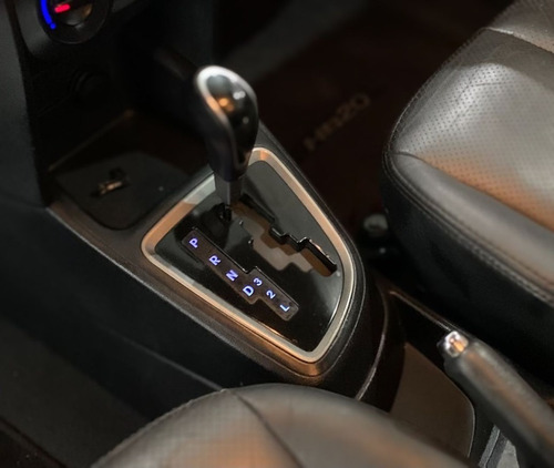 Imagem 8 de 15 de Hyundai Hb20s 1.6 Premium 16v 2014