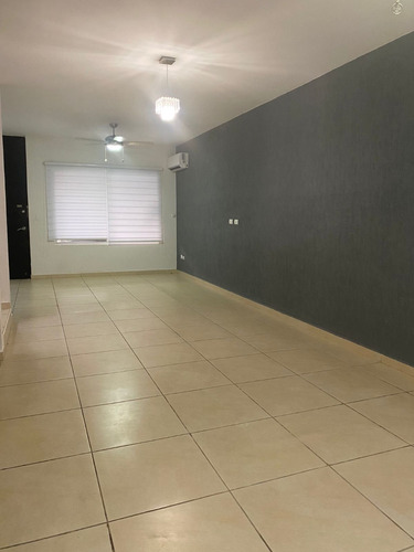 Renta De Casa En Jardines Del Sur 4