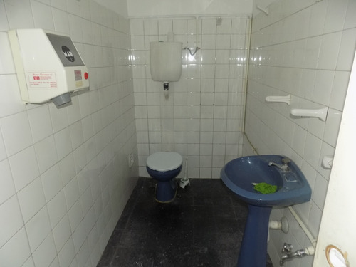Excelente Local Con Garaje 213 M2 Ideal Oficina O Comercio