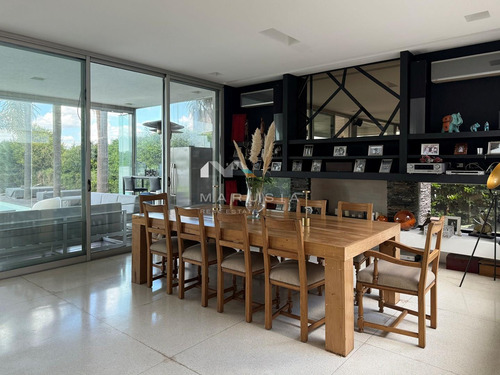 Casa En Venta Y Alquiler A La Laguna, Con 3 Dormitorios. Barrio Santa Bárbara, General Pacheco, Tigre.
