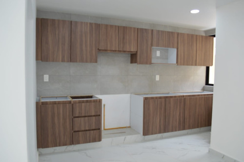 Imagen 2 de 12 de Hermosa Casa En Condominio De 3 Recamaras Y 4 Estacion.
