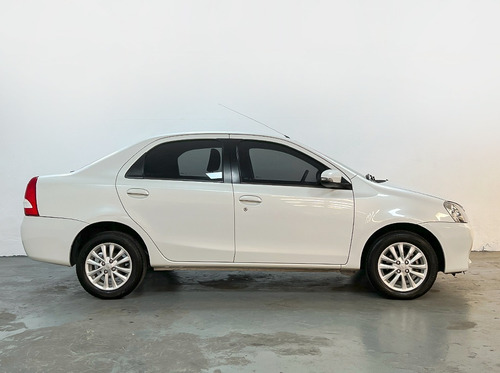 Imagen 5 de 23 de Toyota Etios Xls 4p Manual Impecable, Unico Dueño, Flamante