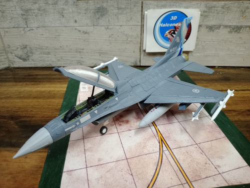 Maqueta De Avión Argentino F-16b Block 10 Mlu Escala 1/48