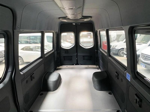 Sprinter 517 Furgão Vitrê Big 15,5m³ Hi-tech 2025