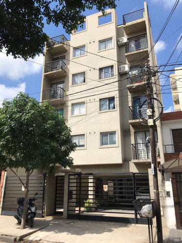 Departamento Mono Ambiente En Venta San Martín 660 A 400m De La Plaza De Morón, Centro, Buenos Aires