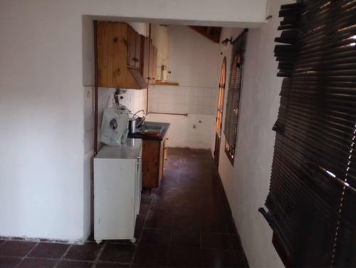 Alquiler Casa Barrio Soberania Nacional, Tres Ambientes.