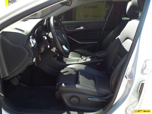 Imagen 15 de 22 de Mercedes-benz Clase Gla 1.6 Turbo Urban At
