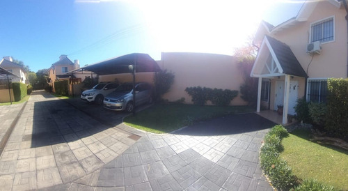 Imagen 10 de 30 de Venta De Inmejorable Duplex En Moreno, Calle Centenario 300