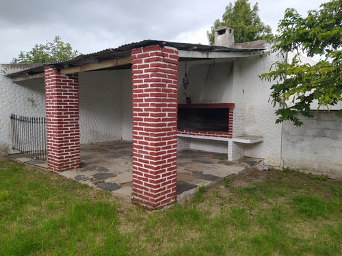 Chalet Ubicado En Pan De Azúcar, Zona Céntrica