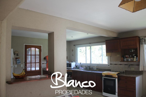 Imagen 7 de 25 de Oportunidad! Casa De Dos Plantas, Sobre Lote Interno Con Muy Buena Ubicación, En Maschwitz Privado.