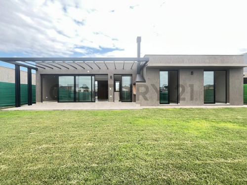 Se Vende Casa En Barrio Privado Lar De Vieytes Ii