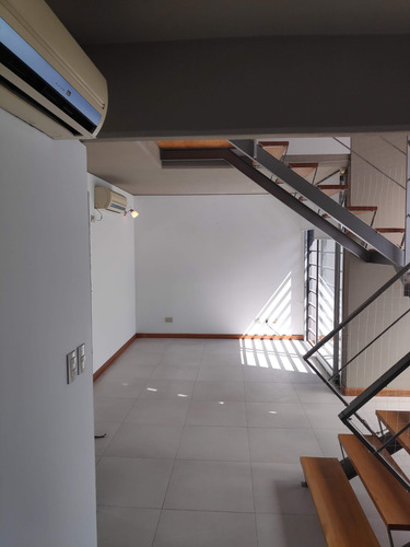Depto. Duplex Venta Nuñez 3 Amb C/coch. 77 M.