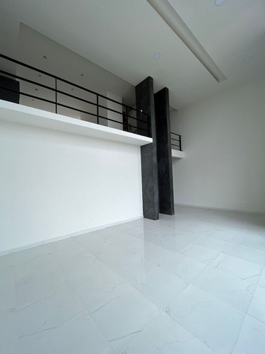 En Venta | Espectacular Casa En Privada Con Casa Club, Nuevo Refugio, Querétaro