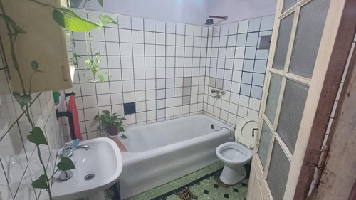 Casa 4 Ambientes Con Cochera Y Parque.