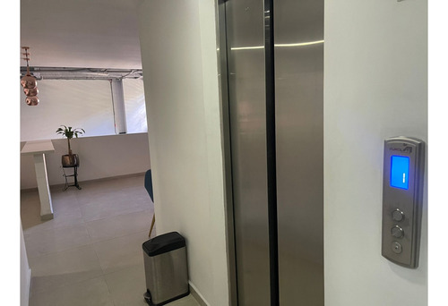 Apartamento, Laureles Hermoso Con Parqueadero