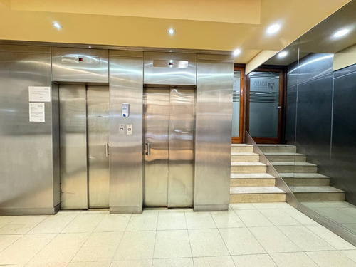 Venta Oficinas En Galeria Rosario. Centro, Rosario