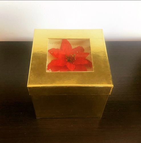 Caja Decorativa Dorada Con Flor Para Regalo