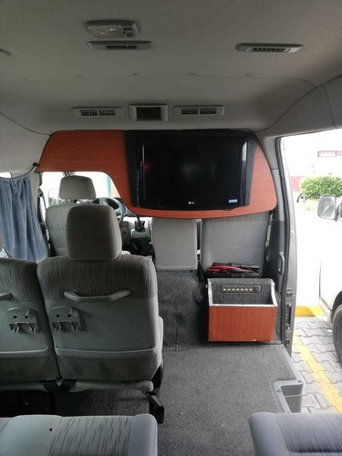 Imagen 7 de 8 de Renta De Camionetas 14 Y 20 Pasajeros