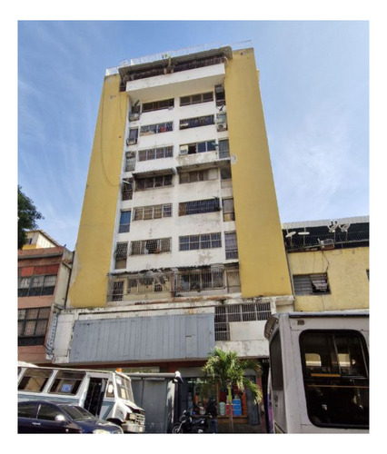 Venta De Apartamento En La Avenida Lecuna. Caracas