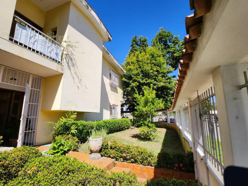 Casas En Alquiler En Valencia Carabobo, La Viña, Este Potencial Inmueble Se Ubica En Esquina De Una Avenidas Principal De Alto Tráfico, Mucha Visibilidad, Terreno 542,20 Mts, Gf