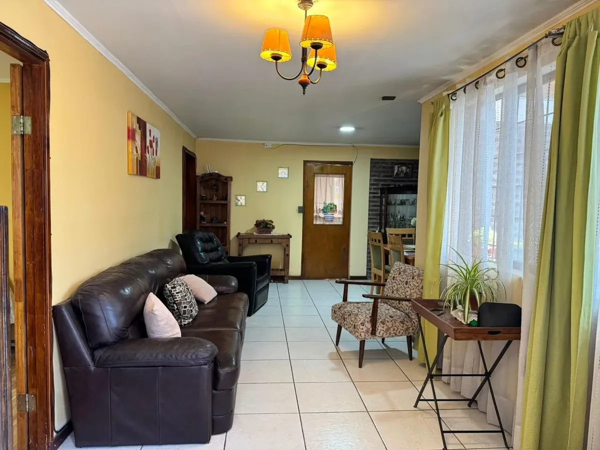 Imagen 3 de 22 de Espaciosa Casa Cercana A Estacion Cardenal Caro