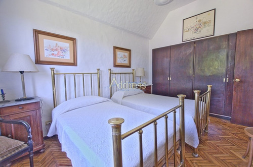 Casa De 4 Dormitorios Con Piscina Climatizada En Alquiler- Ref: 2958
