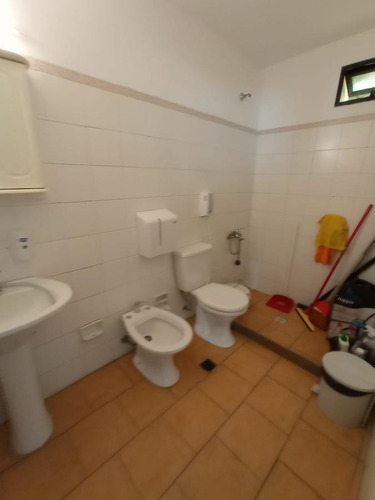 Imagen 18 de 30 de Gran Deposito Con Oficinas , 1100 M2 Proximo Al Puerto Con Renta De U$s 3500 !!