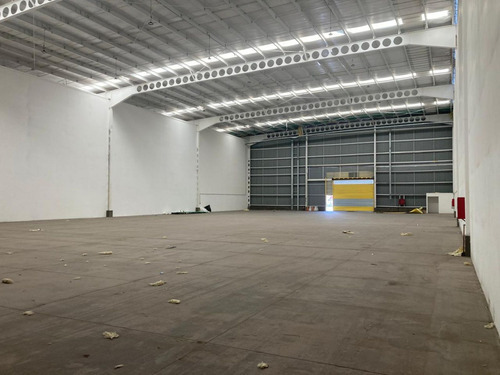 Arriendo Bodega De 1.805 M2 En Parque Industrial Lo Boza.