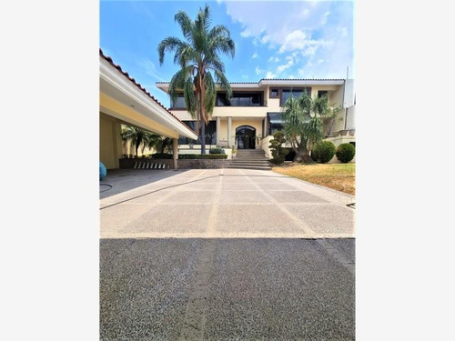Imagen 2 de 12 de Casa En Venta En Lujoso Residencial Cumbres Del Campestre