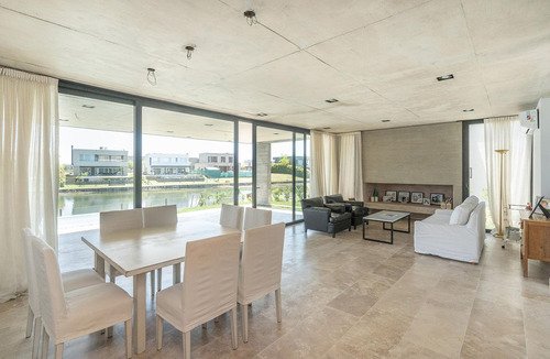 Casa En Venta En Puertos Del Lago C/ Vista Al Agua