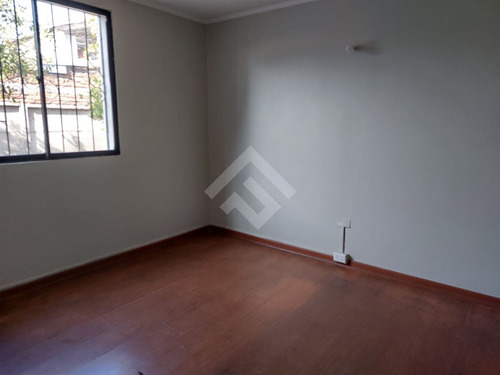 Casa En Venta De 3 Dorm. En Macul