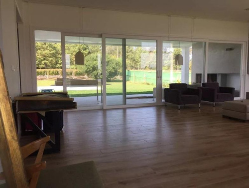 Hermosa Casa Estilo Americano En La Tahona