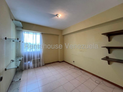 Venta De Practic Apartamento, Mls 25-23990, Ycl.