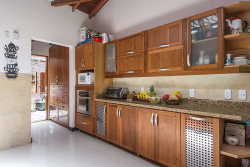 Casa En Venta En Loma Del Escobero. Cod V1148