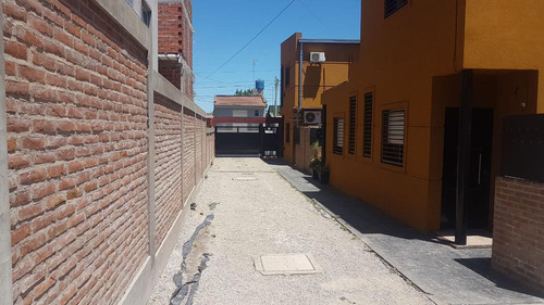 Dúplex En Venta - 2 Dormitorios 2 Baños - Cochera - 122 Mts2 - Villa Elvira