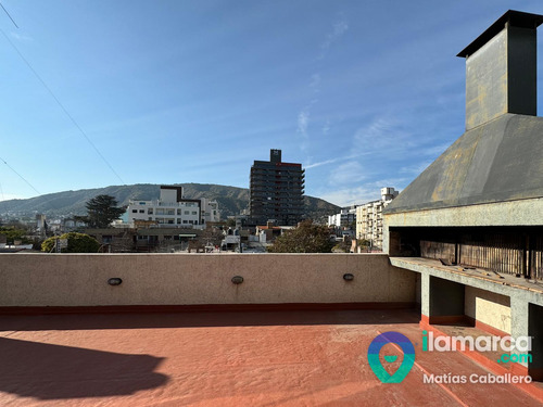 Departamento A La Venta En El Centro De Carlos Paz De 2 Dormitorios 2 Cocheras Y Pileta