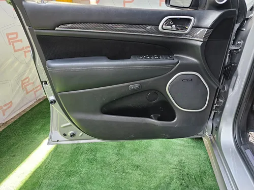 Jeep Grand Cherokee 6.4 Srt-8 At