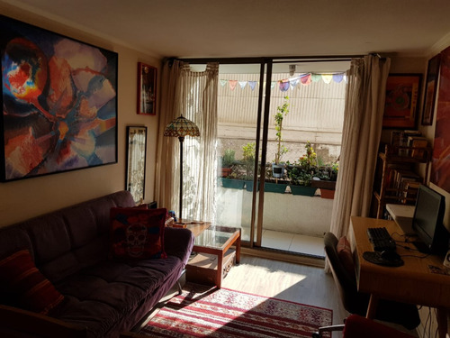 Se Vende Cómodo Departamento 2d2b Av. España 445, Santiago.