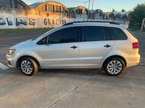 Volkswagen Suran 1.6 Comfortline 101cv 2016