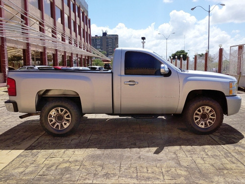 Imagen 8 de 16 de Chevrolet Silverado Ls 4x2 - Automatica